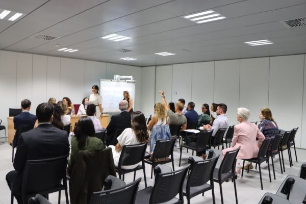 El grupo ADEPSI comparte formación y testimonios con miembros de Fiscalía y de la Judicatura Civil, y Policía Judicial de la provincia de Las Palmas.  